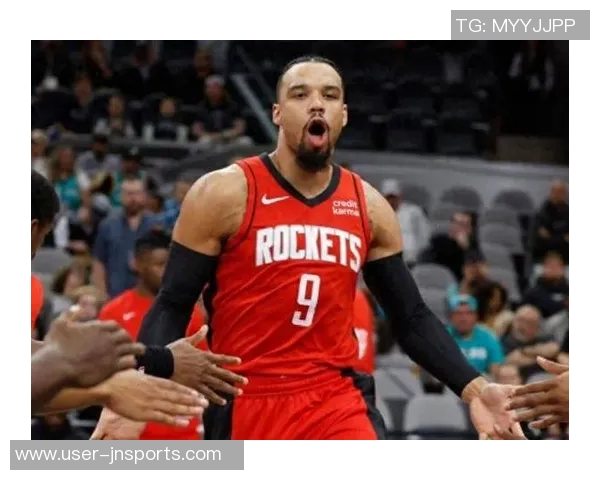 奥特赞赏狄龙强硬作风与求胜欲望展现出独特魅力与团队精神 奥特赞赏狄龙强硬作风与求胜欲望展现出独特魅力与团队精神